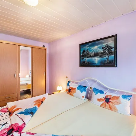 Haus Seeblick בית נופש מאלצ'ו